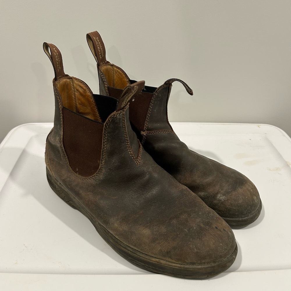 Blundstone boots size 10AUS